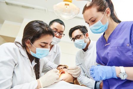 1- بهترین دانشگاه های دندانپزشکی اروپا - 2021