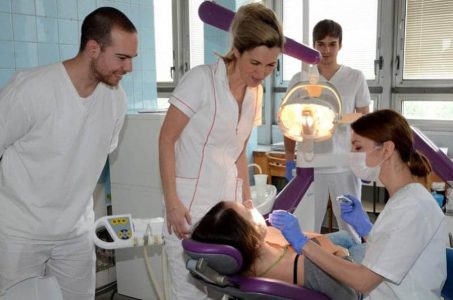 تحصیل رشته دندانپزشکی دانشگاه پاول جوزف